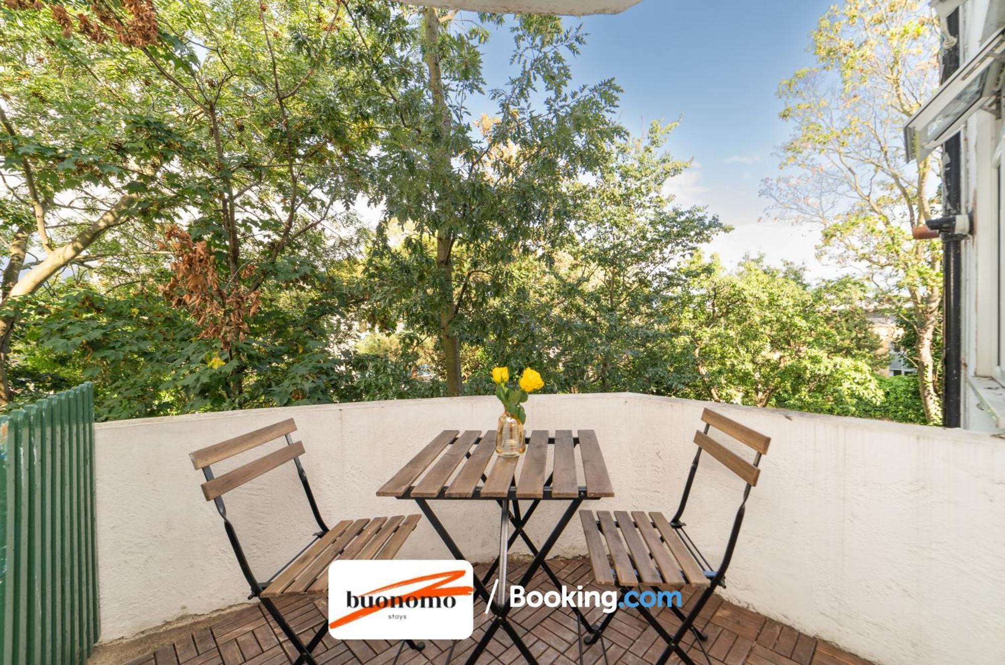 Two Bedroom Apartment By Buonomo Stays Short Lets & Serviced Accommodation With Balcony London Kültér fotó